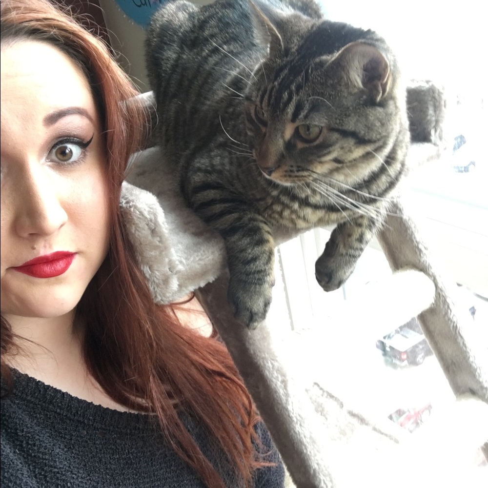 Meet your Posher, Olivia